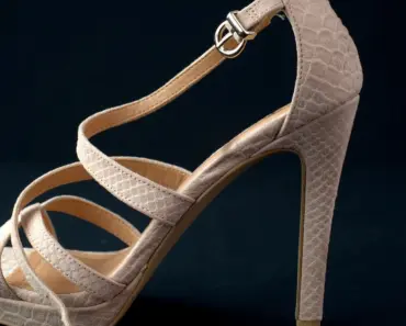 7 Ways to Wear Kitten-Heel Thong Sandals 7 Ways to Wear Kitten-Heel Thong Sandals