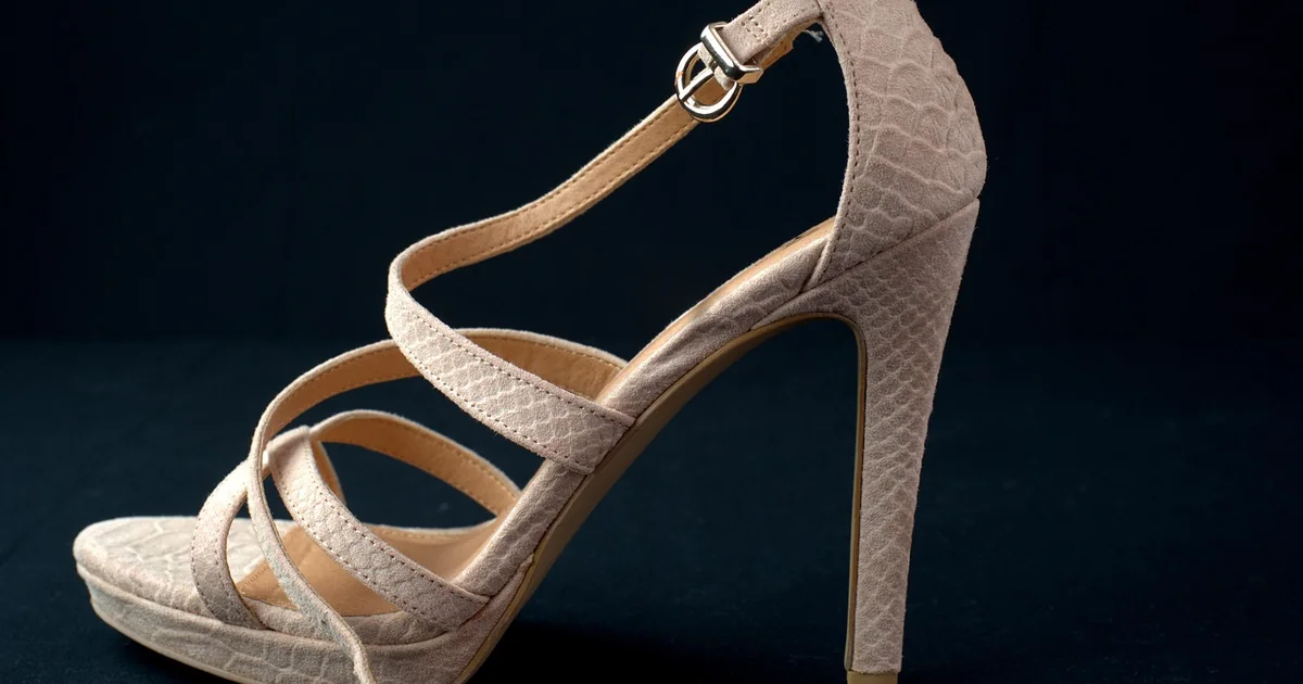 kitten heel thong sandals