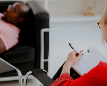 How a Therapist for Avoidant Attachment Style Can Help You Connect How a Therapist for Avoidant Attachment Style Can Help You Connect