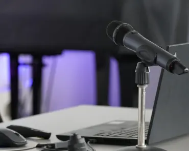 5 Motivational Podcasts to Listen Right Now 5 Motivational Podcasts to Listen Right Now
